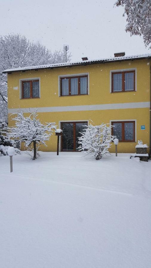 Hotel Familie Wissmann Poysdorf Exterior foto